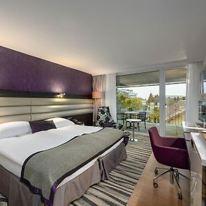 Premium Queen Room